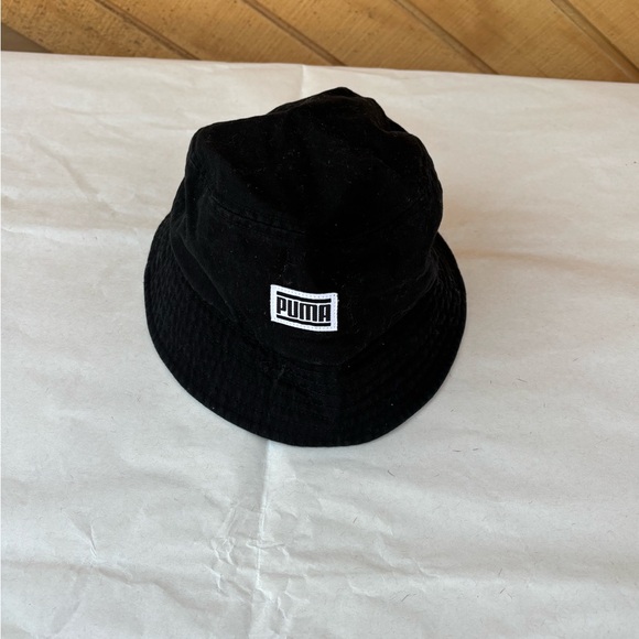 Puma Classic Black Bucket Hat - Picture 1 of 4